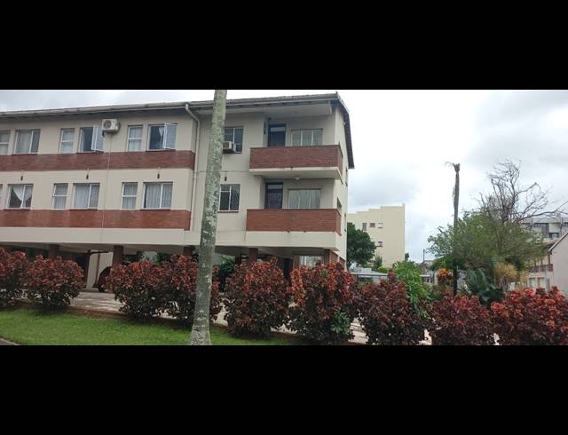 1 BEDROOM FLAT TO LET IN ESSENWOOD